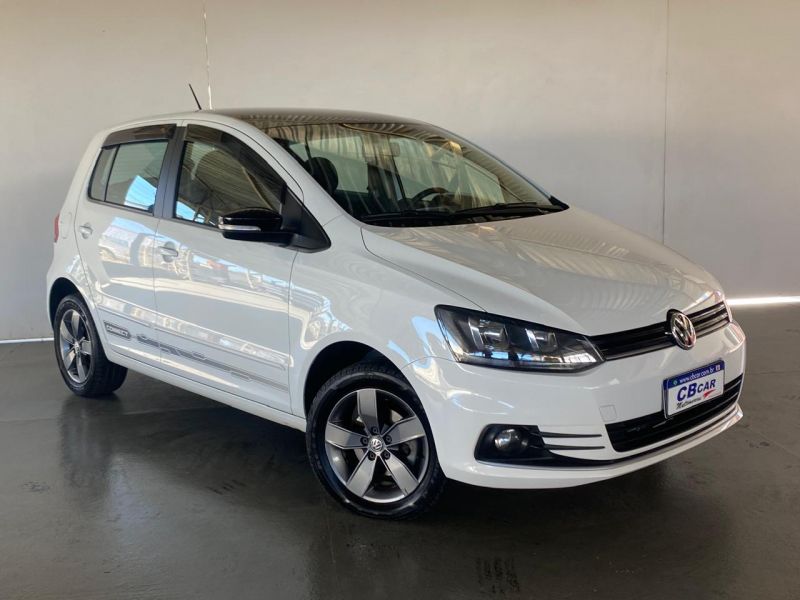 VOLKSWAGEN 
 FOX 1.6 CONNECT (2019/2020) 
 Consulte